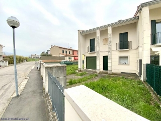 zoom immagine (Casa a schiera 160 mq, soggiorno, 3 camere, zona Vò - Centro)