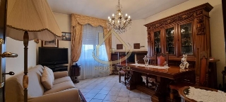 zoom immagine (Bifamiliare 420 mq, soggiorno, 4 camere, zona Vigevano)