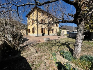 zoom immagine (Casa singola 250 mq, soggiorno, 5 camere, zona Badia Calavena)