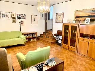 zoom immagine (Casa singola 230 mq, soggiorno, più di 3 camere, zona Noventa Padovana - Centro)