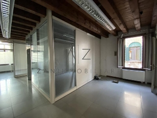zoom immagine (Ufficio 206 mq, zona Castelfranco Veneto - Centro)