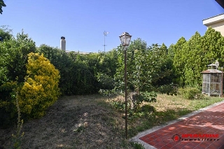 zoom immagine (Villa 206 mq, soggiorno, 6 camere, zona La Storta)