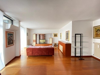 zoom immagine (Appartamento 130 mq, soggiorno, 3 camere, zona Bassano del Grappa)