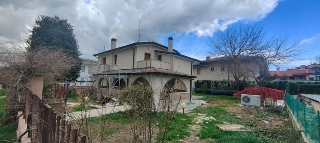 zoom immagine (Villa 310 mq, soggiorno, 4 camere, zona San Biagio)