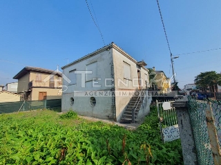 zoom immagine (Casa singola 163 mq, soggiorno, 3 camere, zona Sant'Ignazio)