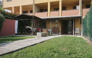 zoom immagine (Casa a schiera 230 mq, soggiorno, 4 camere, zona Cortile San Martino (Moletolo))