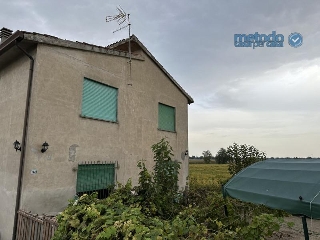 zoom immagine (Casa singola 140 mq, soggiorno, 3 camere, zona Pezzoli)