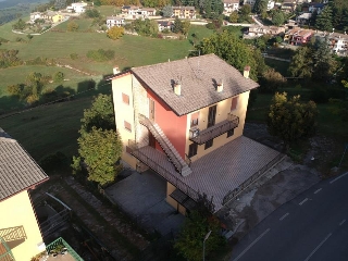 zoom immagine (Casa singola 500 mq, soggiorno, 18 camere, zona Cerro Veronese - Centro)