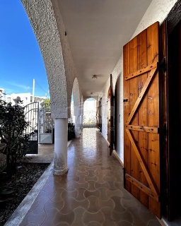zoom immagine (Villa 142 mq, soggiorno, 4 camere, zona Porto Cesareo)