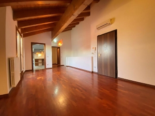 zoom immagine (Appartamento 135 mq, soggiorno, 2 camere, zona Arcella - San Carlo)