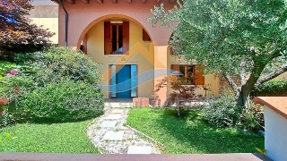 zoom immagine (Casa a schiera 150 mq, 2 camere, zona Valeggio Sul Mincio)