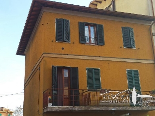 zoom immagine (Casa a schiera 80 mq, 3 camere, zona Castiglione del Lago)