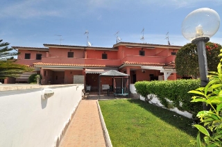 zoom immagine (Villa 65 mq, soggiorno, 2 camere, zona Ardea)