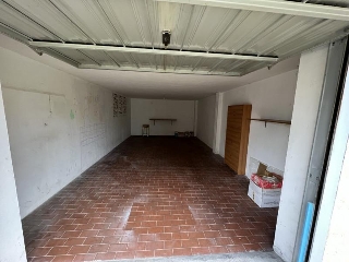 zoom immagine (Garage 28 mq, zona Borgo San Giovanni)