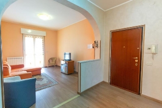 zoom immagine (Appartamento 100 mq, soggiorno, 3 camere, zona Falchera Villaretto)