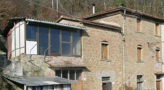 zoom immagine (Casa singola 200 mq, 2 camere, zona Palazzo del Pero)