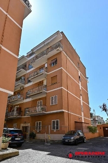 zoom immagine (Appartamento 90 mq, soggiorno, 2 camere, zona Torrevecchia)