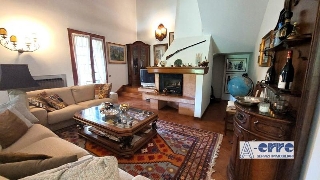 zoom immagine (Villa 750 mq, soggiorno, 5 camere, zona San Zenone degli Ezzelini)
