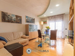 zoom immagine (Appartamento 99 mq, soggiorno, 2 camere, zona San Lorenzo)