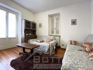 zoom immagine (Appartamento 98 mq, soggiorno, 2 camere, zona Vezzo)