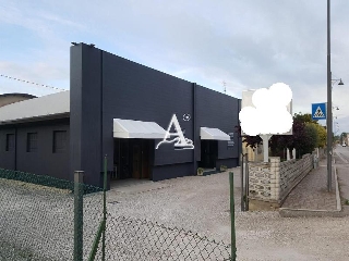 zoom immagine (Negozio/locale commerciale in Vendita a Villa Bartolomea)