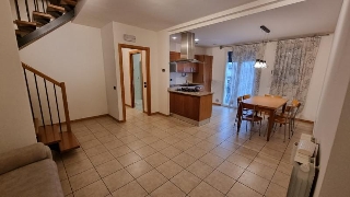 zoom immagine (Appartamento 100 mq, soggiorno, 3 camere, zona Torreglia - Centro)