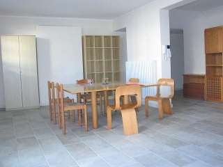 zoom immagine (Casa singola 500 mq, soggiorno, 3 camere, zona Sant'Angelo di Sala)