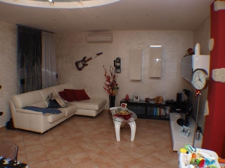 zoom immagine (Appartamento 80 mq, soggiorno, 2 camere, zona Monte Porzio)