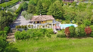 zoom immagine (Villa 316 mq, soggiorno, 4 camere, zona Manerba del Garda)