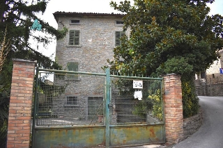 zoom immagine (Casa singola 300 mq, soggiorno, 5 camere, zona Santa Sofia)