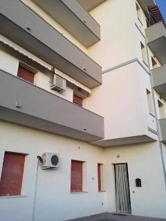 zoom immagine (Appartamento 75 mq, soggiorno, 2 camere, zona Trecenta - Centro)