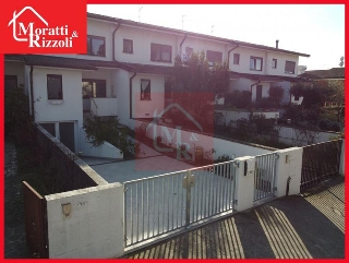 zoom immagine (Casa a schiera 178 mq, soggiorno, 3 camere, zona Terzo d'Aquileia)