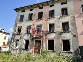 zoom immagine (Palazzo 200 mq, soggiorno, più di 3 camere, zona Valdagno)