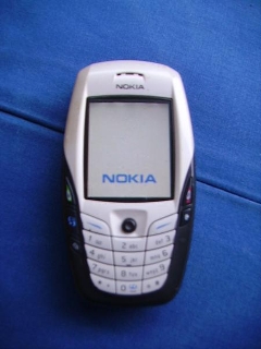 zoom immagine (Cellulare Nokia 6600 con antenna gps)